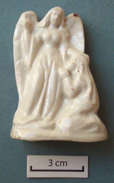 File:Angel figurine front.jpg